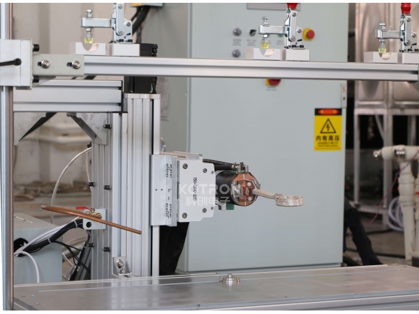 Induction welding machine with coaxial transformer